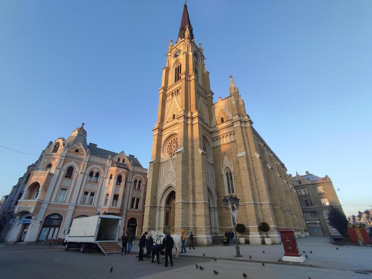 Woody Apartment Novi Sad Exterior foto