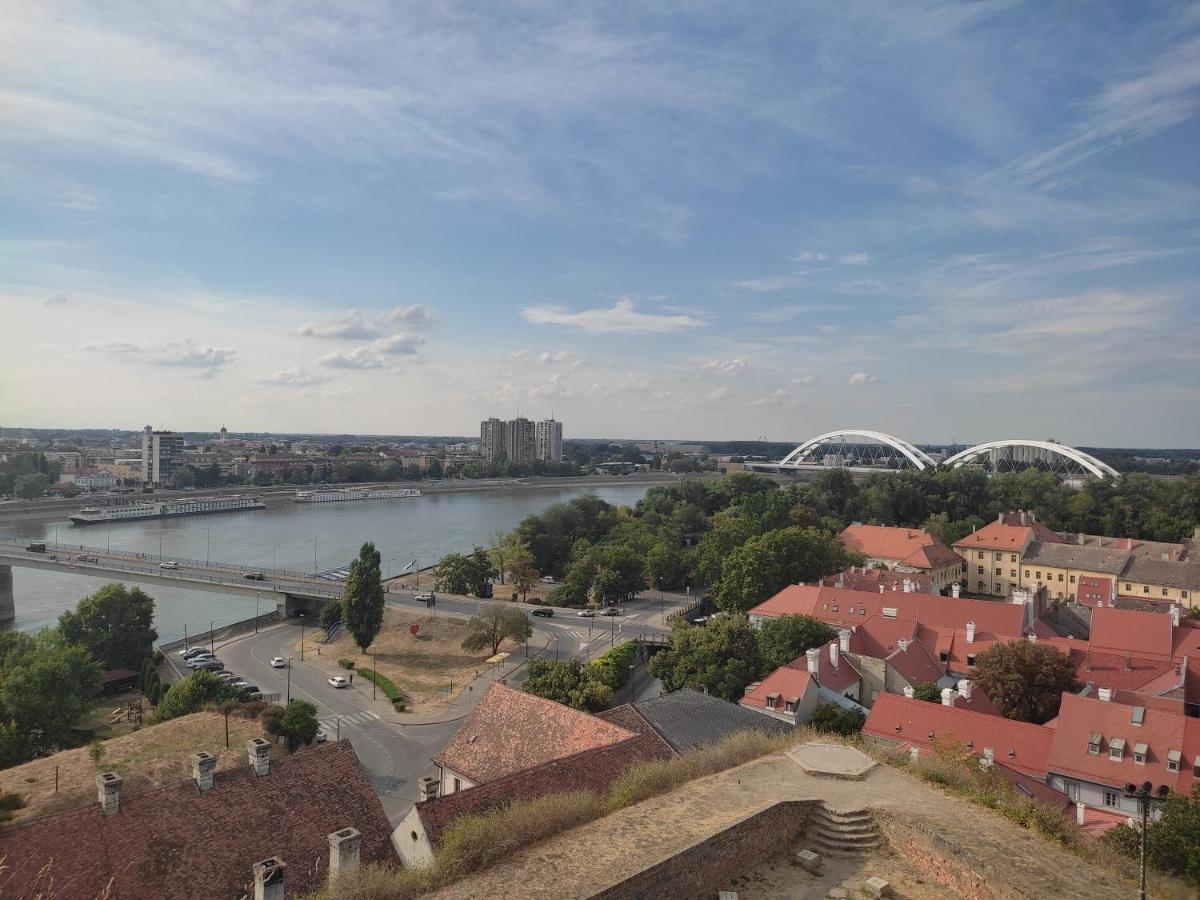 Woody Apartment Novi Sad Exterior foto